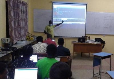 Teaching Embeded Systems